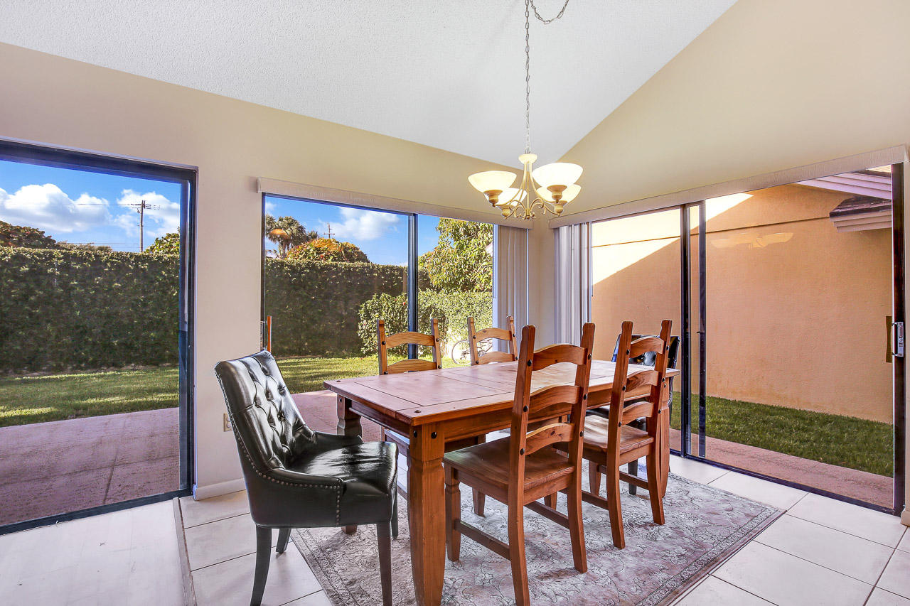 118 Ridge Road Jupiter, FL 33477 - Photo 6 of 29 118 Ridge Rd Jupiter FL 33477-print-007-