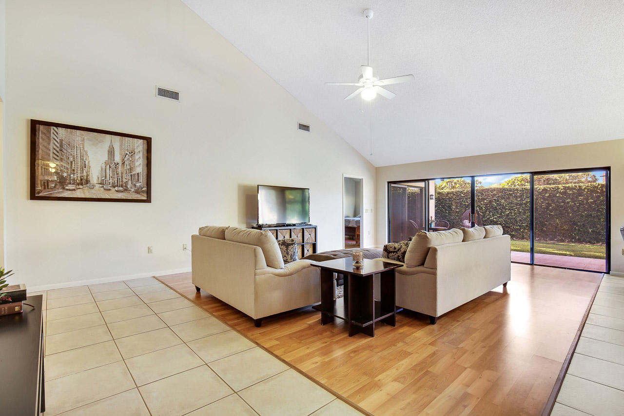 118 Ridge Road Jupiter, FL 33477 - Photo 7 of 29 118 Ridge Rd Jupiter FL 33477-print-005-