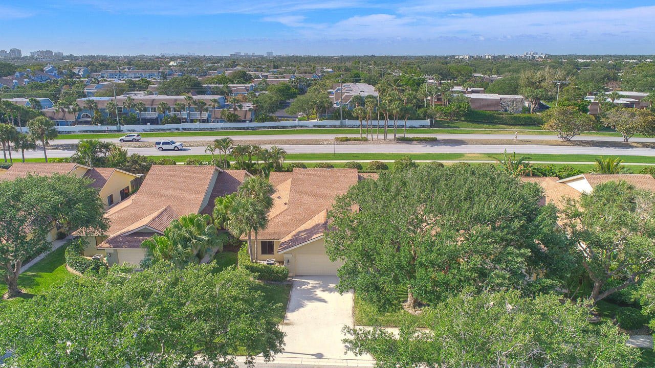 118 Ridge Road Jupiter, FL 33477 - Photo 8 of 29 118 Ridge Rd Jupiter FL 33477-print-001-