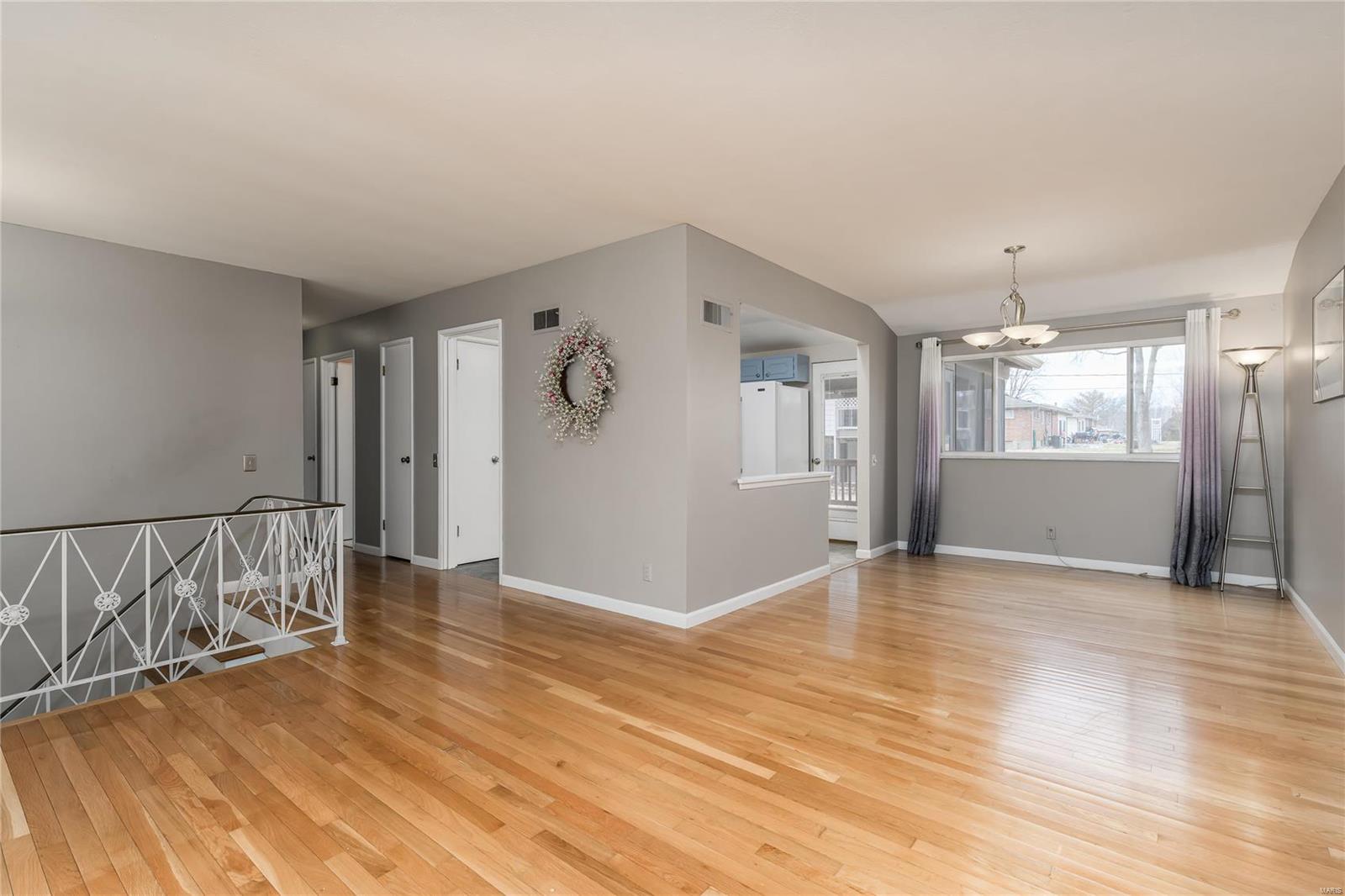 10653 Roxanna Drive St. Louis, MO 63128 - Photo 8 of 39 Gallery Image 8