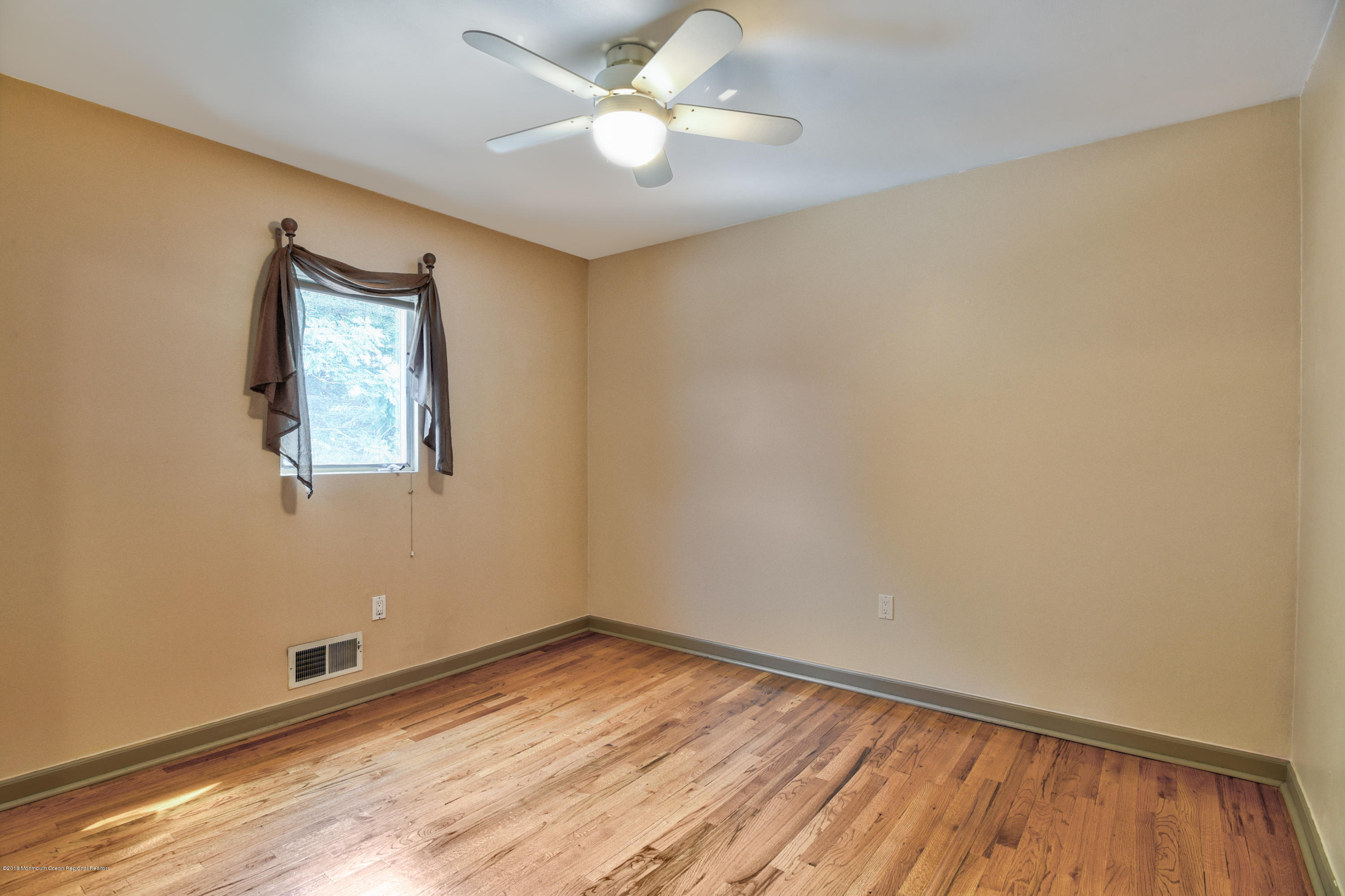 20 Minuteman Road Hazlet, NJ 07730 - Photo 14 of 23 015_Bedroom
