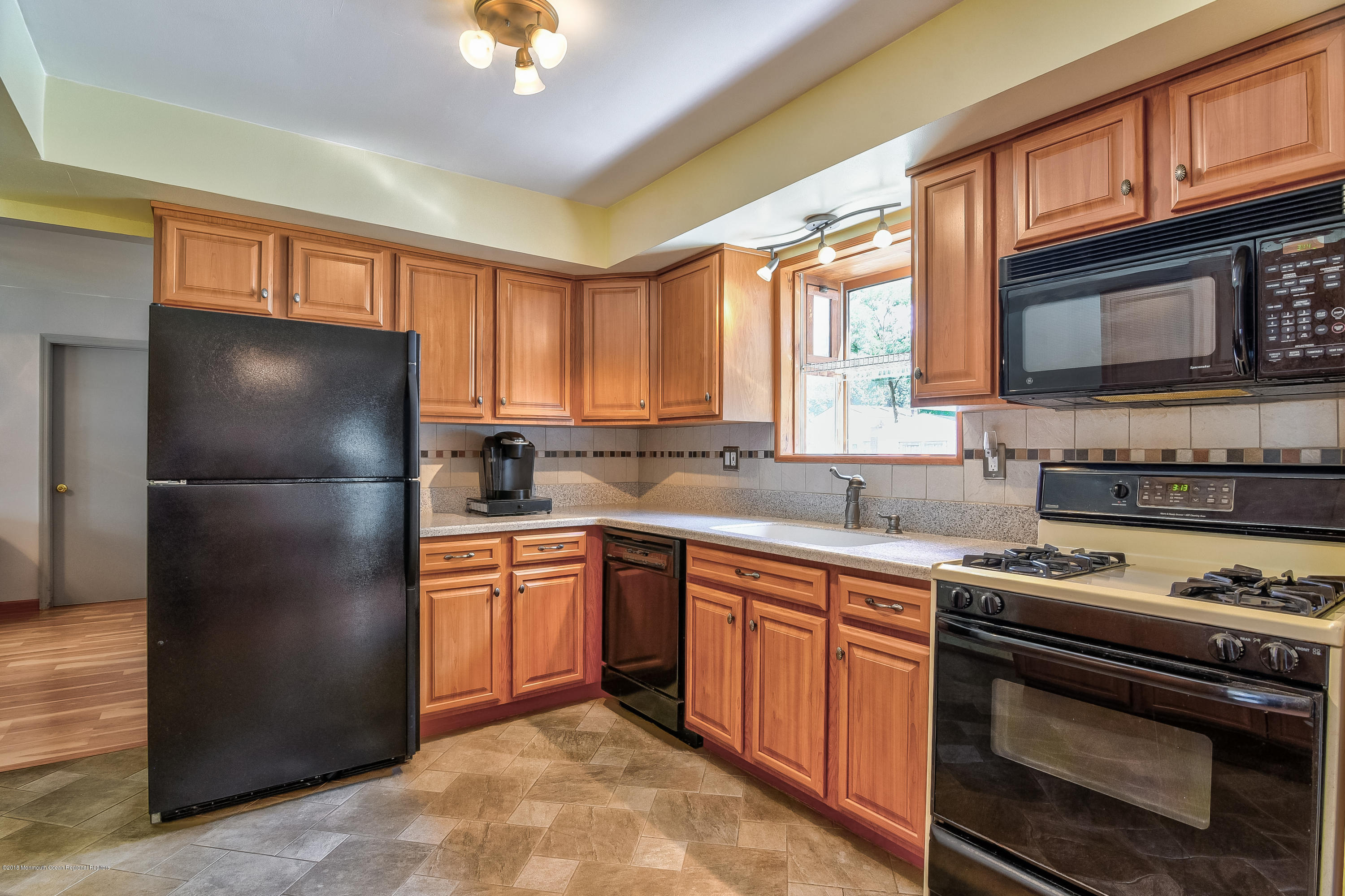 20 Minuteman Road Hazlet, NJ 07730 - Photo 8 of 23 009_Kitchen