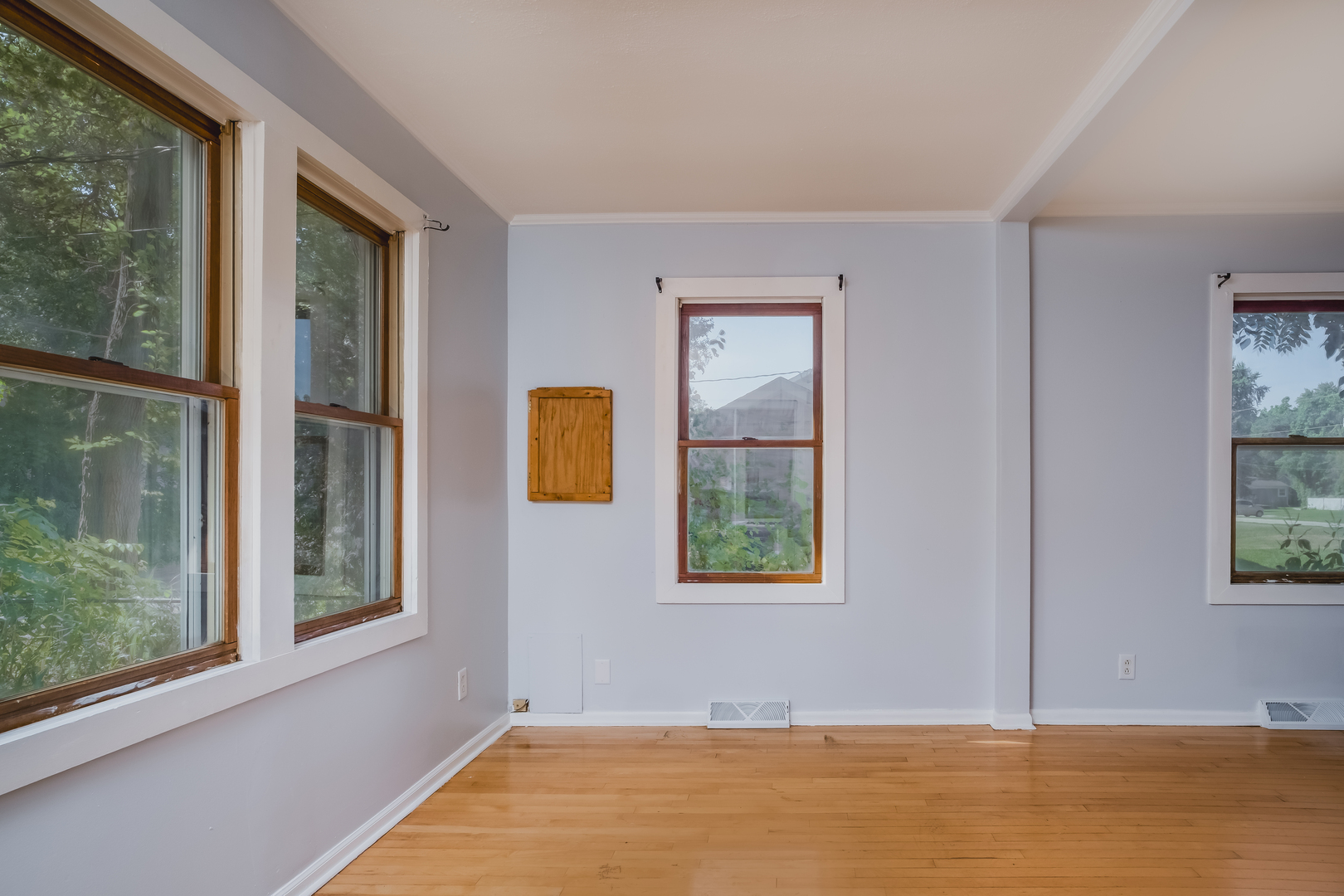 37902 North West Street Spring Grove, IL 60081 - Photo 9 of 26 a view of an empty room with window