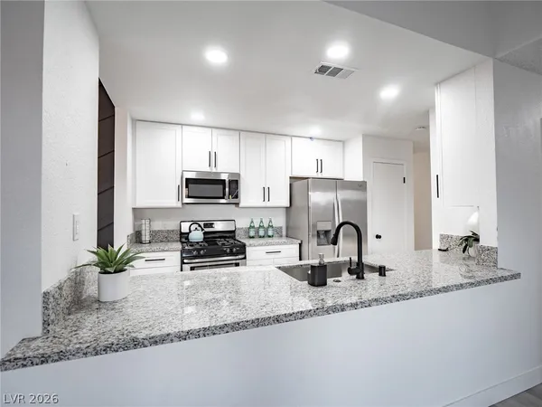 $1,779 | 4386 Caliente Street, Las Vegas, NV 89119