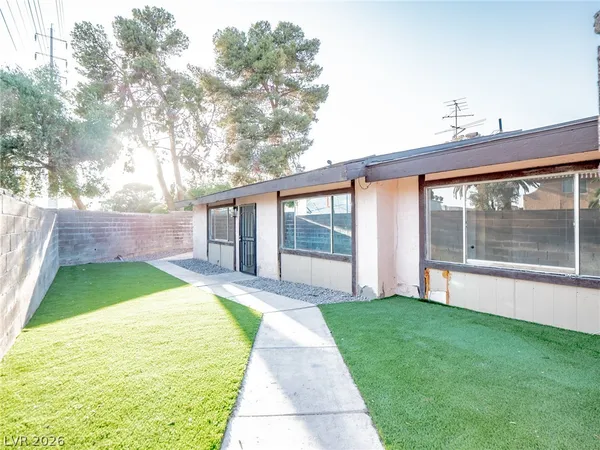 $1,779 | 4386 Caliente Street, Las Vegas, NV 89119