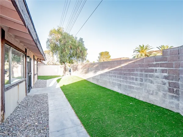 $1,779 | 4386 Caliente Street, Las Vegas, NV 89119