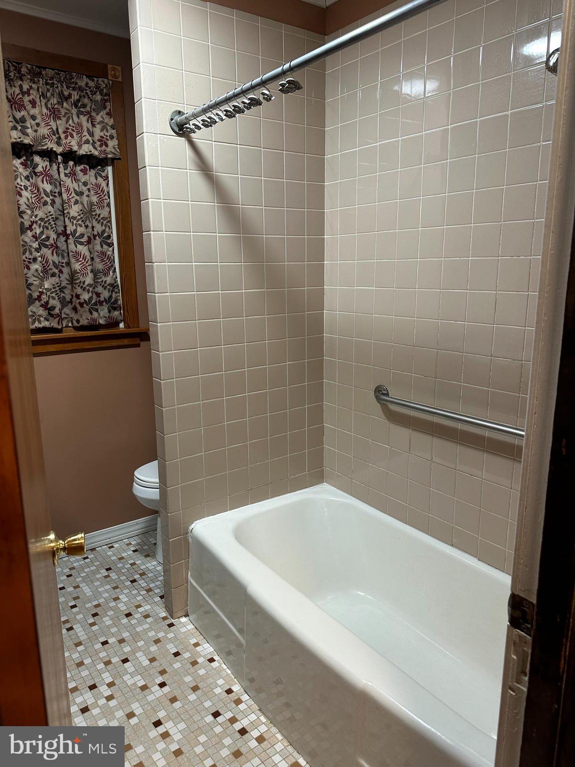 223 West Evesham Road Runnemede, NJ 08078 - Photo 9 of 19