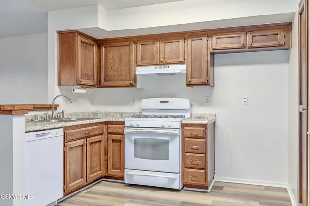 $3,200 | 150 East Los Angeles Avenue, Unit 403, Moorpark, CA 93021