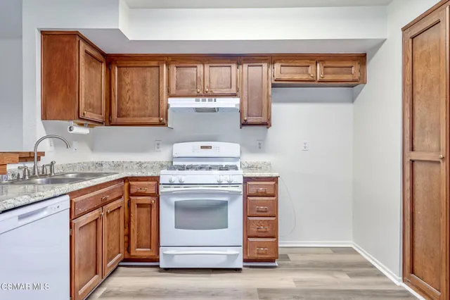 $3,200 | 150 East Los Angeles Avenue, Unit 403, Moorpark, CA 93021