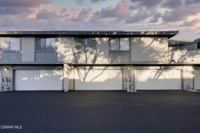 $3,200 | 150 East Los Angeles Avenue, Unit 403, Moorpark, CA 93021