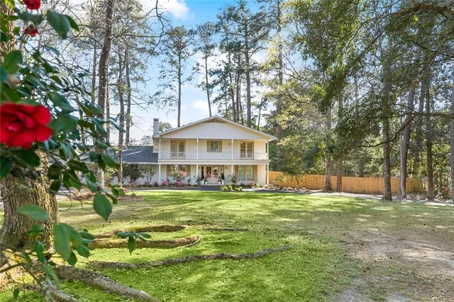 $575,000 | 163 Tchefuncte Drive, Covington, LA 70433