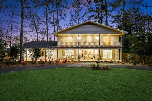 $575,000 | 163 Tchefuncte Drive, Covington, LA 70433