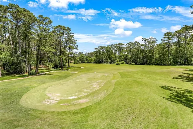 $575,000 | 163 Tchefuncte Drive, Covington, LA 70433