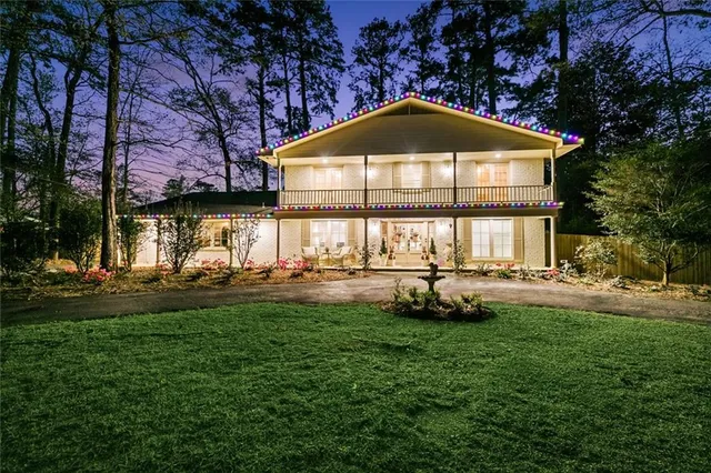 $575,000 | 163 Tchefuncte Drive, Covington, LA 70433