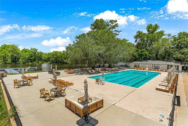 $575,000 | 163 Tchefuncte Drive, Covington, LA 70433