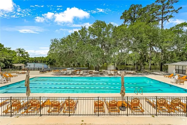 $575,000 | 163 Tchefuncte Drive, Covington, LA 70433