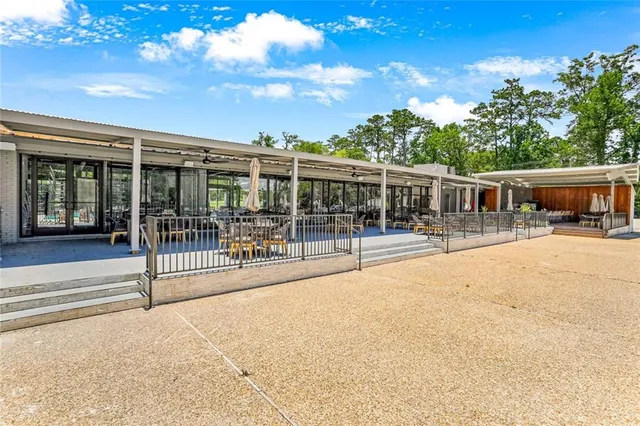 $575,000 | 163 Tchefuncte Drive, Covington, LA 70433