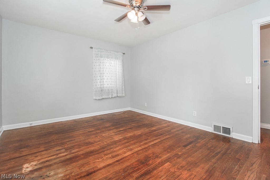 6401 Stumph Road Cleveland, OH 44130 - Photo 11 of 35