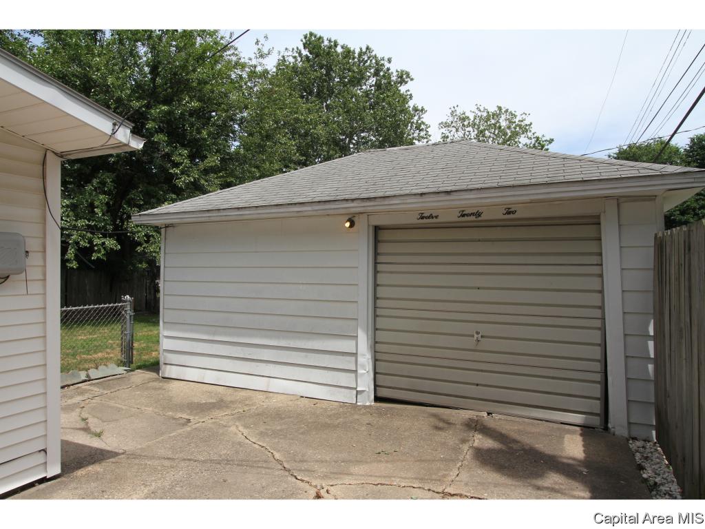 1222 North New Street Springfield, IL 62702 - Photo 5 of 24
