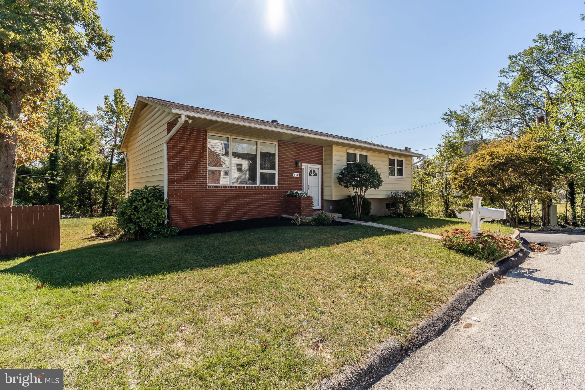 4533 Ridge Drive Baltimore, MD 21229 - Photo 3 of 59 Gallery Image 3