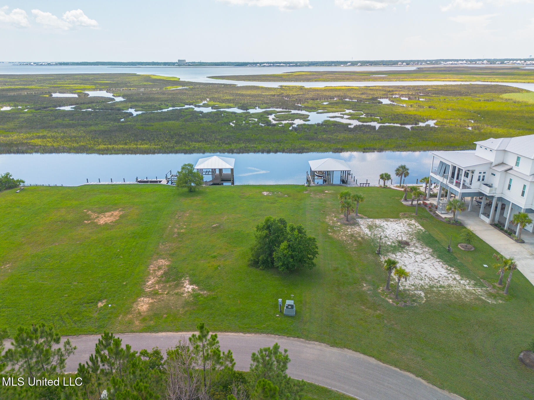 328 Puunani Place Diamondhead, MS 39525 - Photo 4 of 15 22DH-3