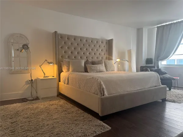 $5,000 | 5555 Collins Avenue, Unit 8R, Miami Beach, FL 33140