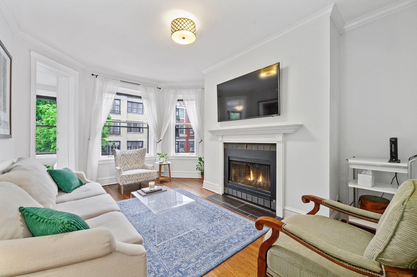 445 West Surf Street, Unit 2 Chicago, IL 60614 - Photo 2 of 15