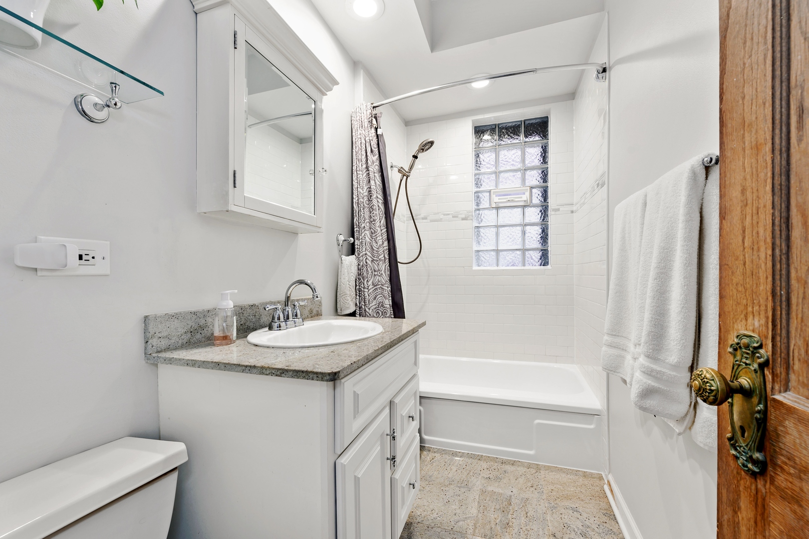 445 West Surf Street, Unit 2 Chicago, IL 60614 - Photo 12 of 15