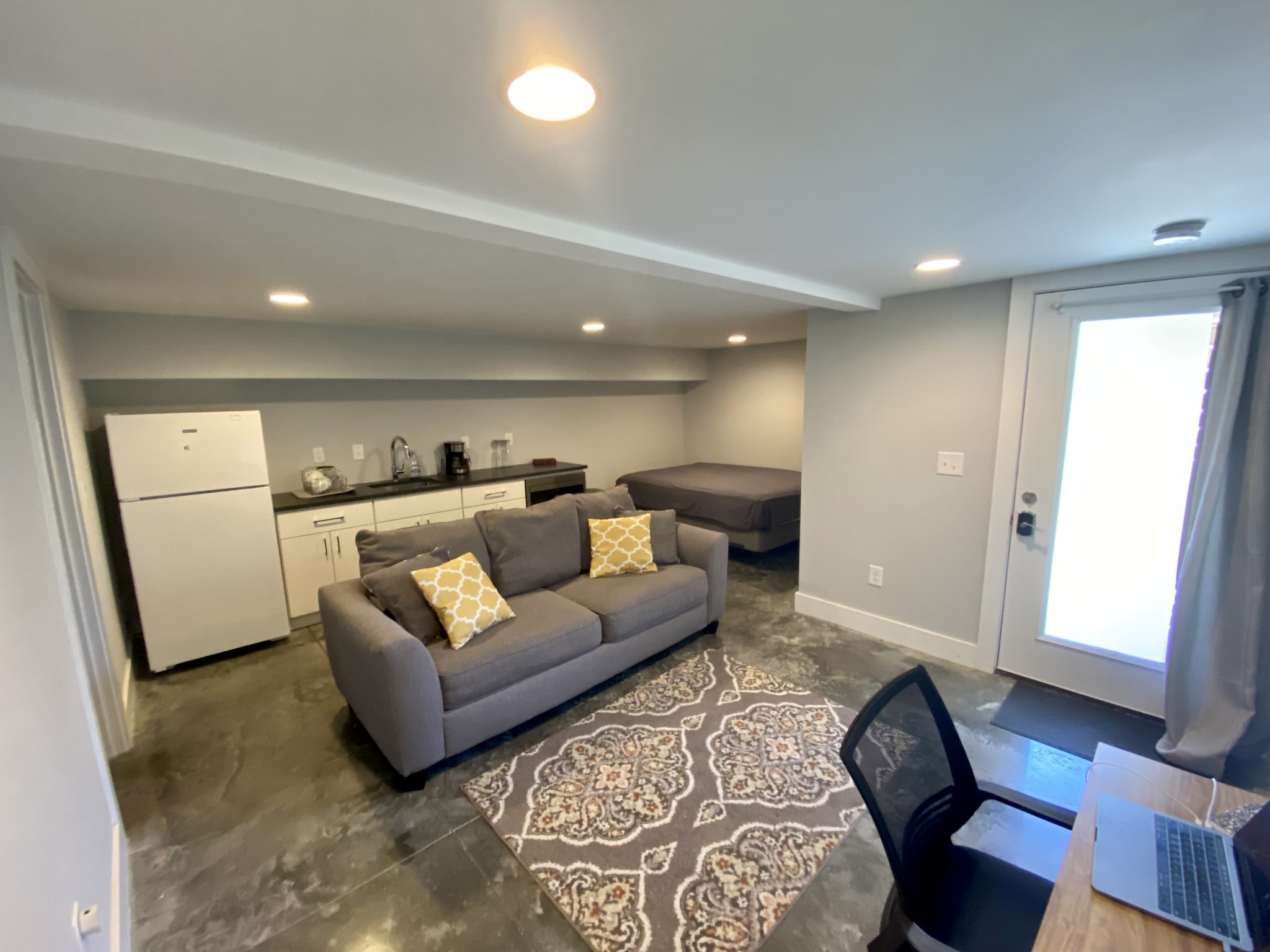 200 B Sunset Drive Nashville, TN 37207 - Photo 27 of 31 a living room with furniture and a rug