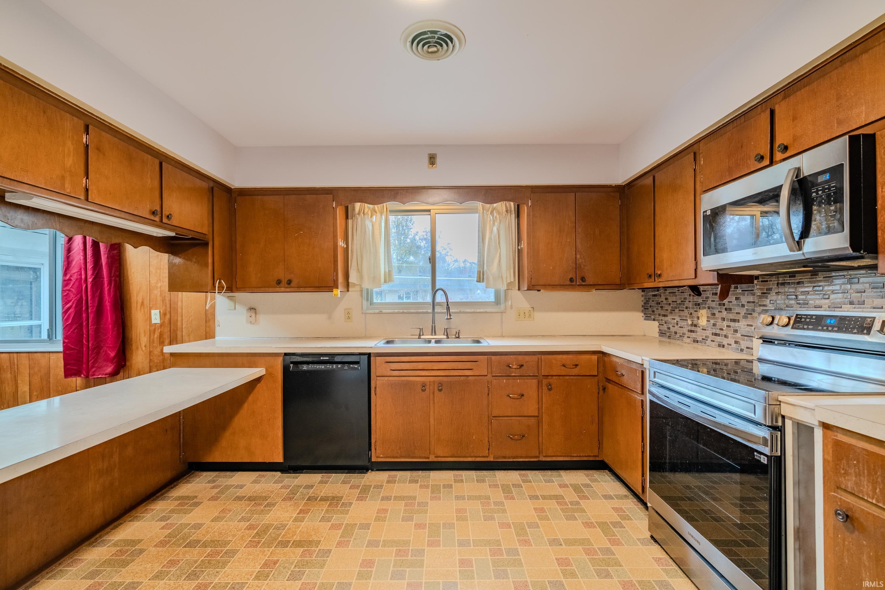 4550 Trier Road Fort Wayne, IN 46815 - Photo 13 of 30