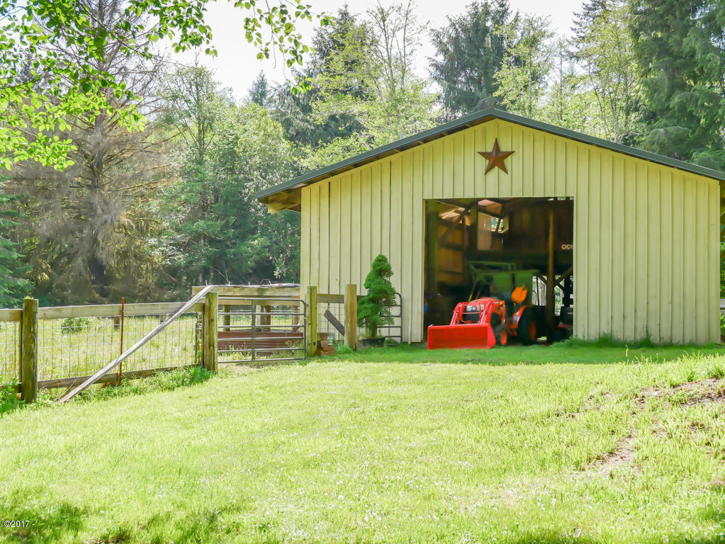 847 Hamer Road Siletz, OR 97380 - Photo 69 of 79 Barn