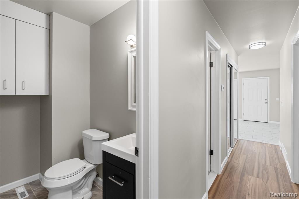 3710 Branch Road Flint, MI 48506 - Photo 26 of 46
