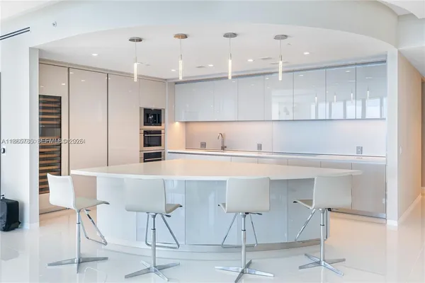 $38,700 | 18975 Collins Avenue, Unit 4600, Sunny Isles Beach, FL 33160