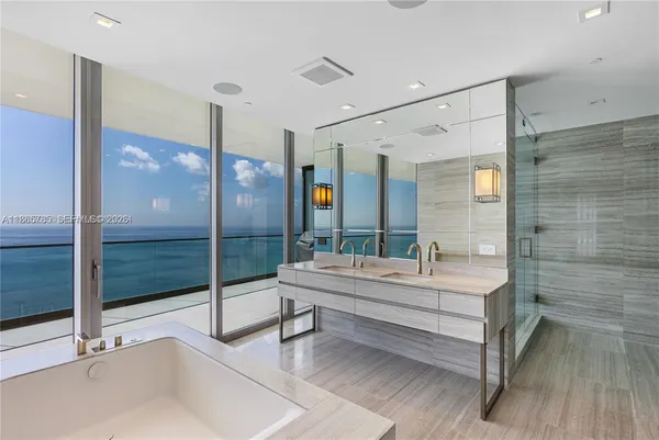 $38,700 | 18975 Collins Avenue, Unit 4600, Sunny Isles Beach, FL 33160