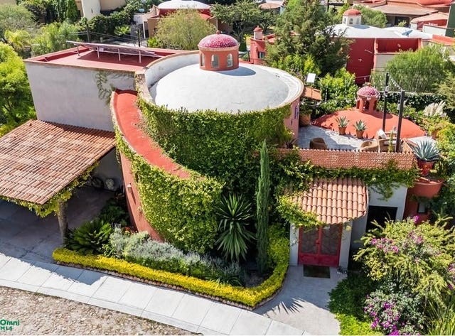 6 Rancho Los Labradores Vonore, TN 37885 - Photo 1 of 30 a picture of a table and chairs in patio