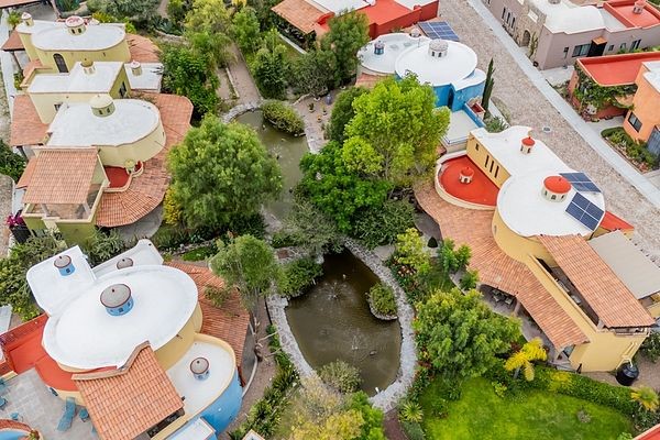 6 Rancho Los Labradores Vonore, TN 37885 - Photo 25 of 30 an aerial view of a house with table and chairs