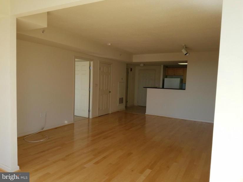 2726 Gallows Road, Unit 814 Vienna, VA 22180 - Photo 12 of 12 Interior (General)