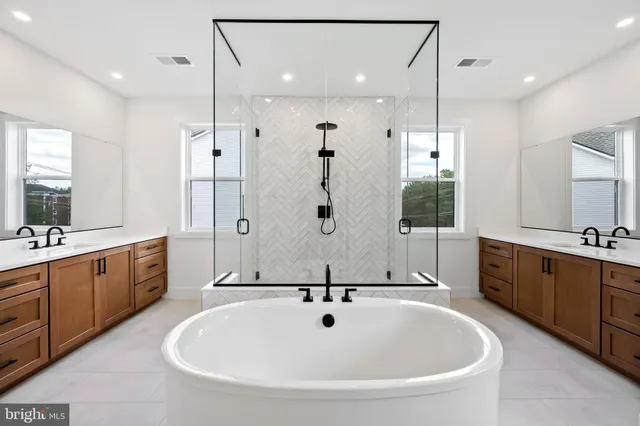 a view of an empty garage