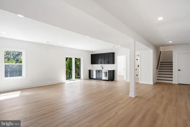 $8,500 | 841 North Manchester Street, Arlington, VA 22205