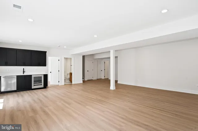 $8,500 | 841 North Manchester Street, Arlington, VA 22205