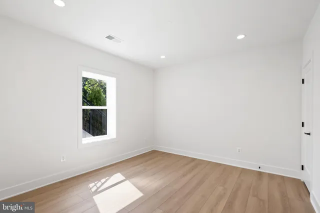 $8,500 | 841 North Manchester Street, Arlington, VA 22205