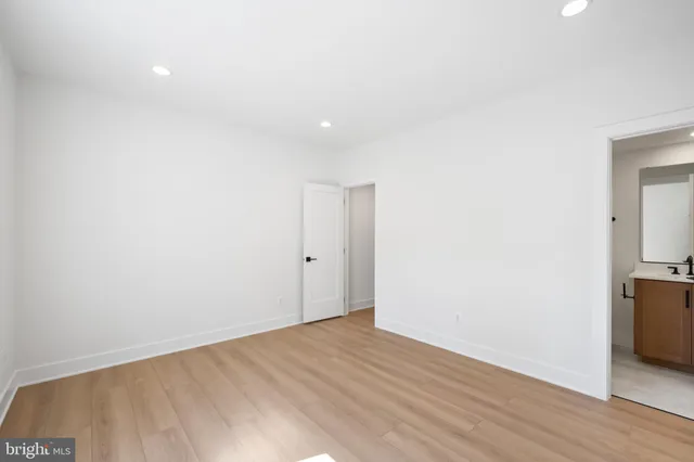 $8,500 | 841 North Manchester Street, Arlington, VA 22205