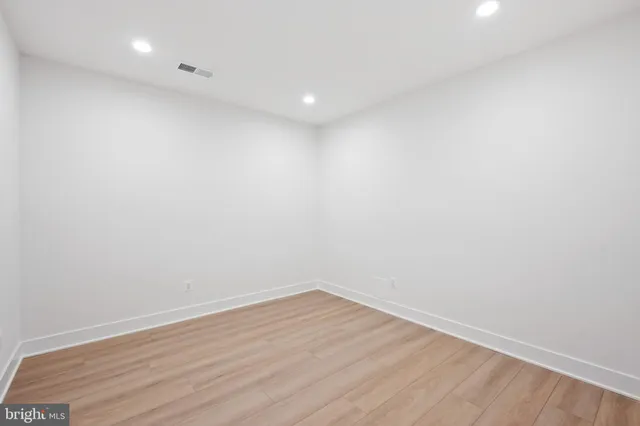 $8,500 | 841 North Manchester Street, Arlington, VA 22205