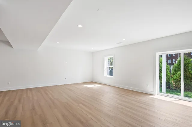 $8,500 | 841 North Manchester Street, Arlington, VA 22205