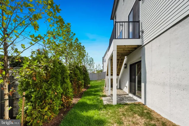 $8,500 | 841 North Manchester Street, Arlington, VA 22205