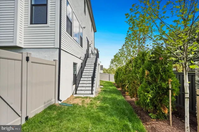 $8,500 | 841 North Manchester Street, Arlington, VA 22205