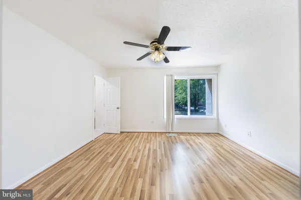 $3,250 | 2232 Southgate Square, Reston, VA 20191