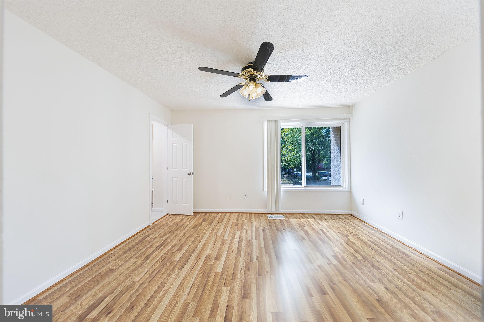 2232 Southgate Square Reston, VA 20191 - Photo 8 of 49