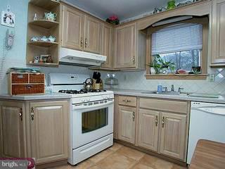 176 Windmill Road Willow Grove, PA 19090 - Photo 5 of 6 Gallery Image 5