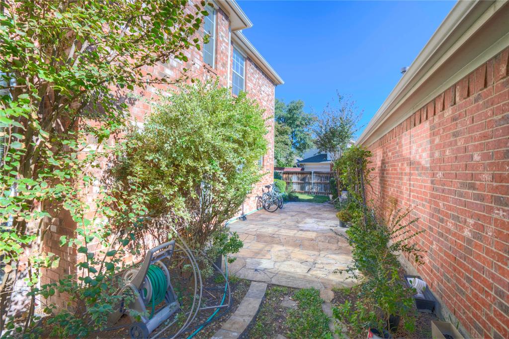 9504 Rodeo Drive Irving, TX 75063 - Photo 31 of 35